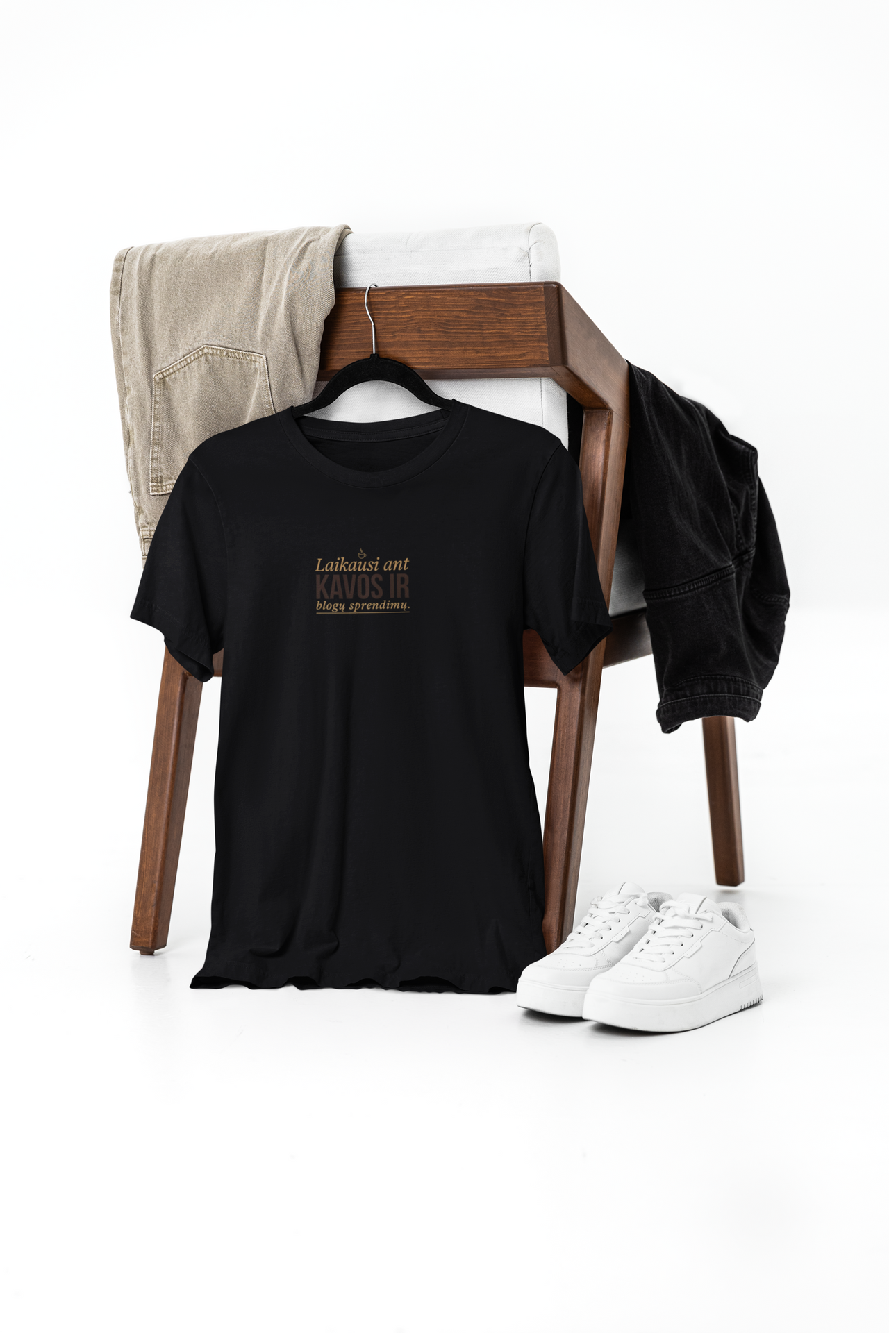 Juodi unisex marškinėliai "Minimalistinis Kava ir blogi sprendimai"