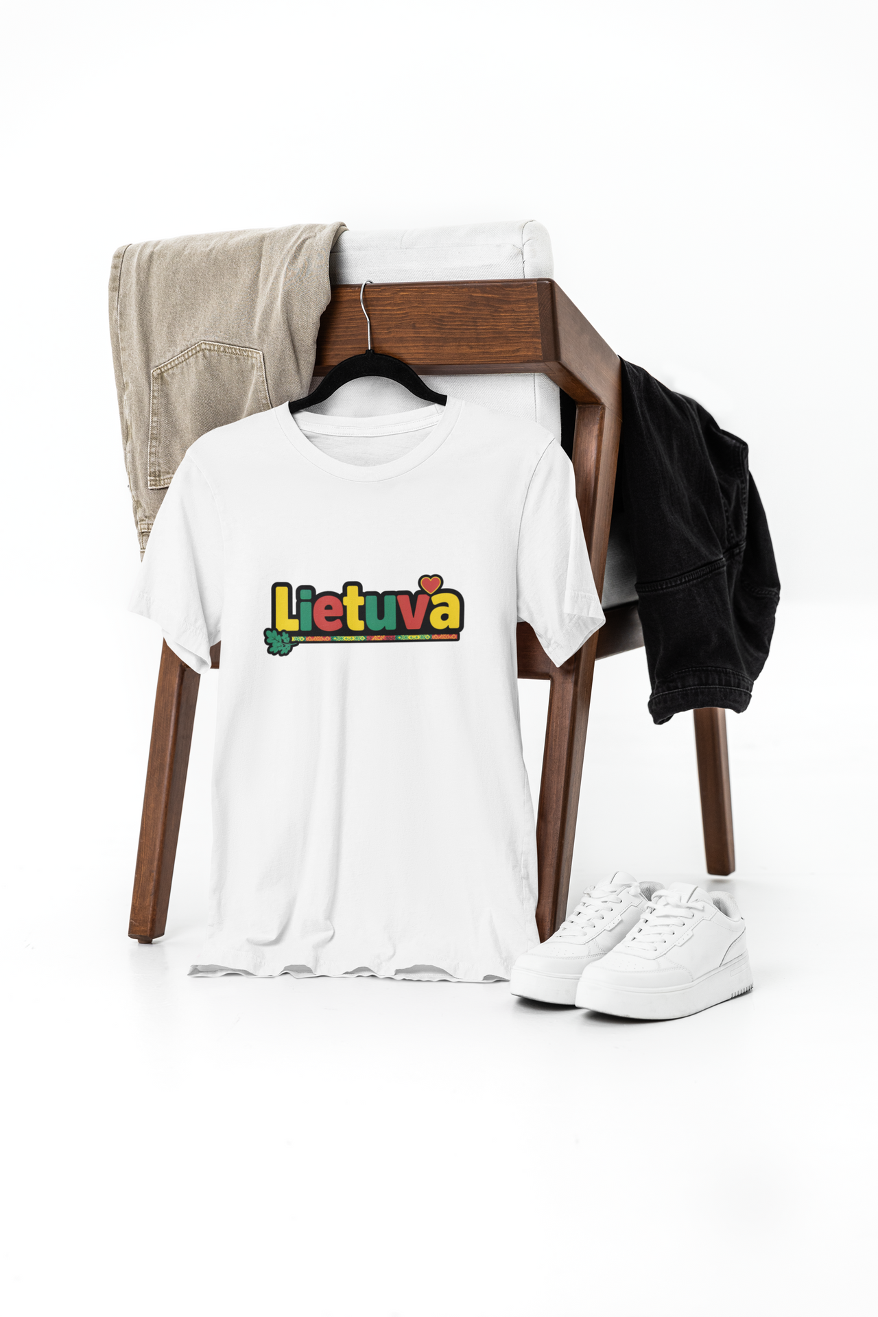 Balti unisex marškinėliai "Lietuva su ąžuolo lapu"