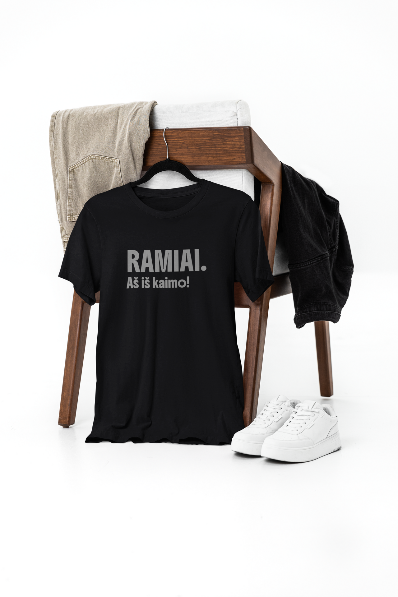 Juodi unisex marškinėliai "Ramiai. Aš iš kaimo!
