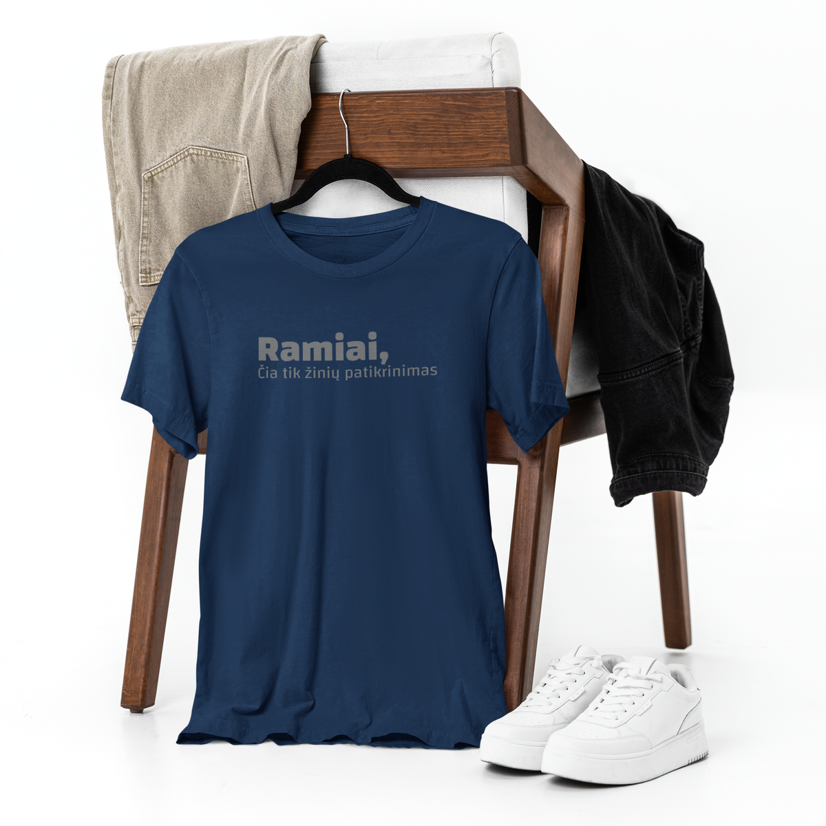 Tamsiai mėlyni unisex marškinėliai "Ramiai, čia tik žinių patikrinimas."